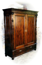 Schrank dunkel